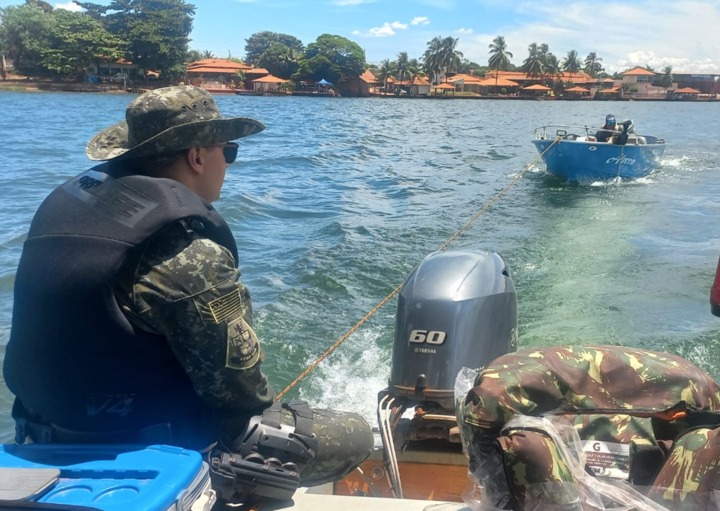 PM Ambiental resgata barco a deriva por pane elétrica em Miguelópolis