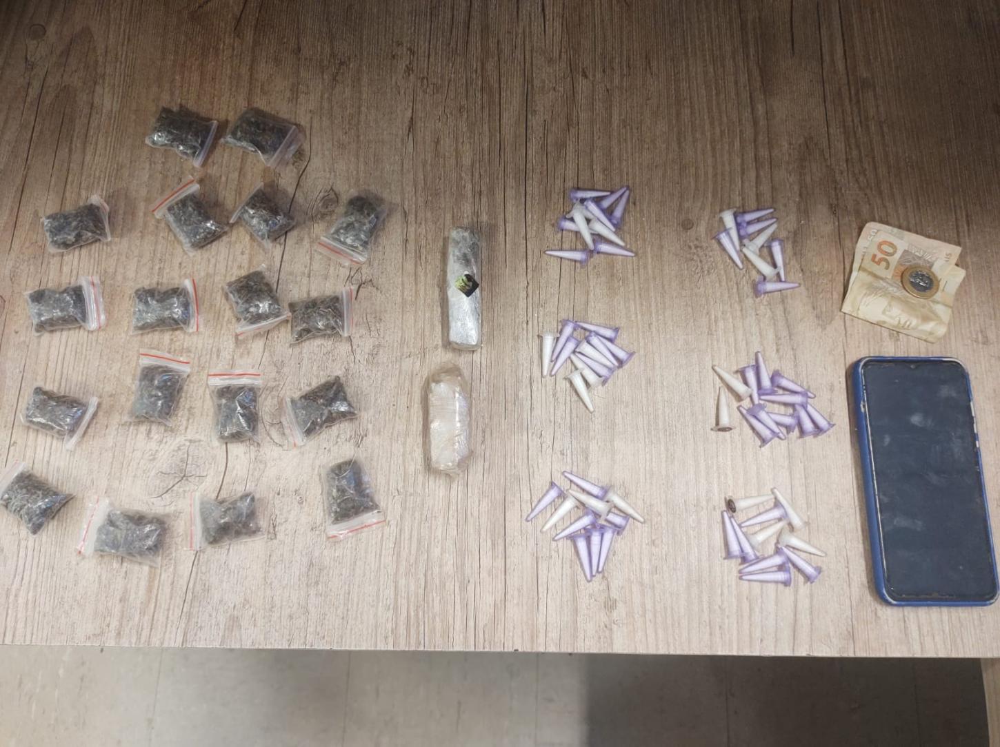 Traficante é preso pela Polícia Militar com maconha e cocaína no Aeroporto