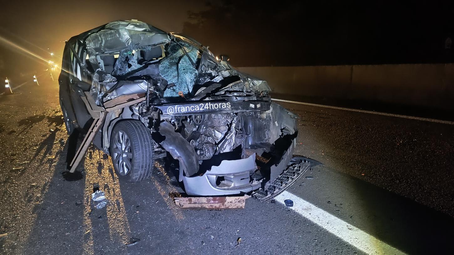 Empresário bate carro na traseira de caminhão na rodovia Ronan Rocha