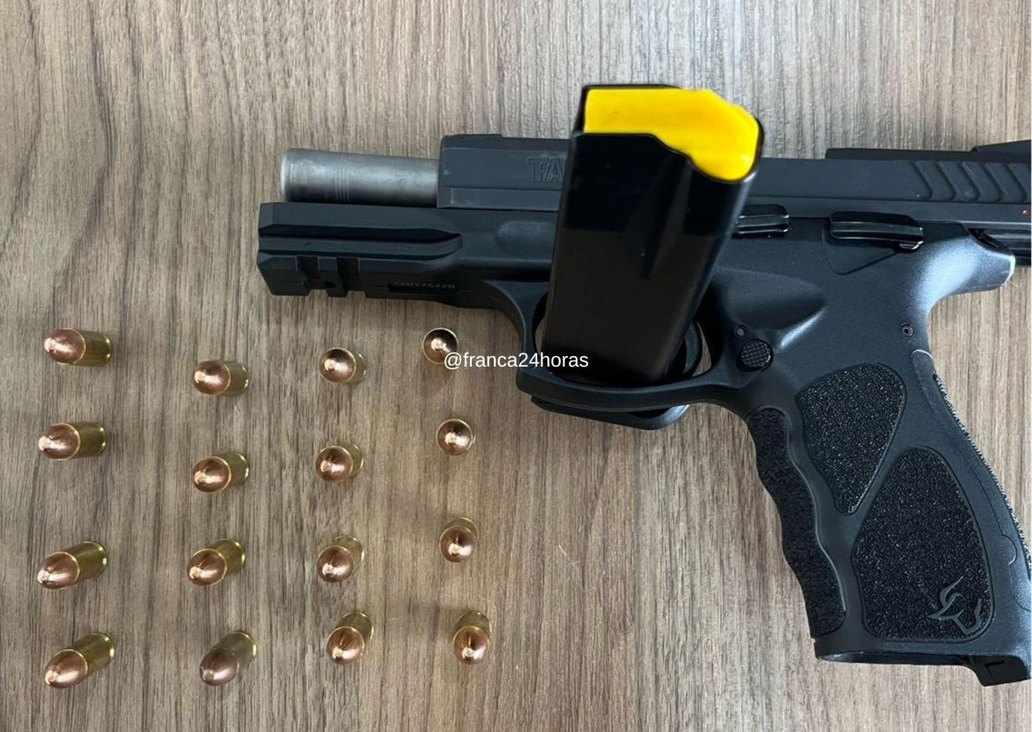 Homem é preso pela PM com pistola municiada em rodovia de Jeriquara