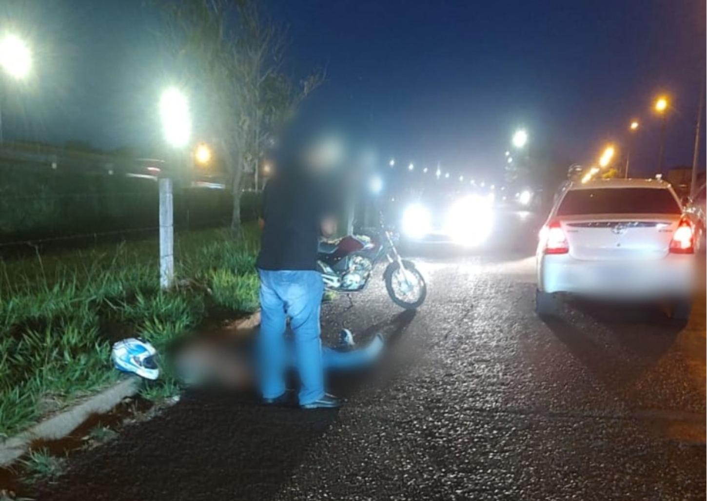 Acidente entre carro e moto deixa homem ferido no Jardim Vera Cruz