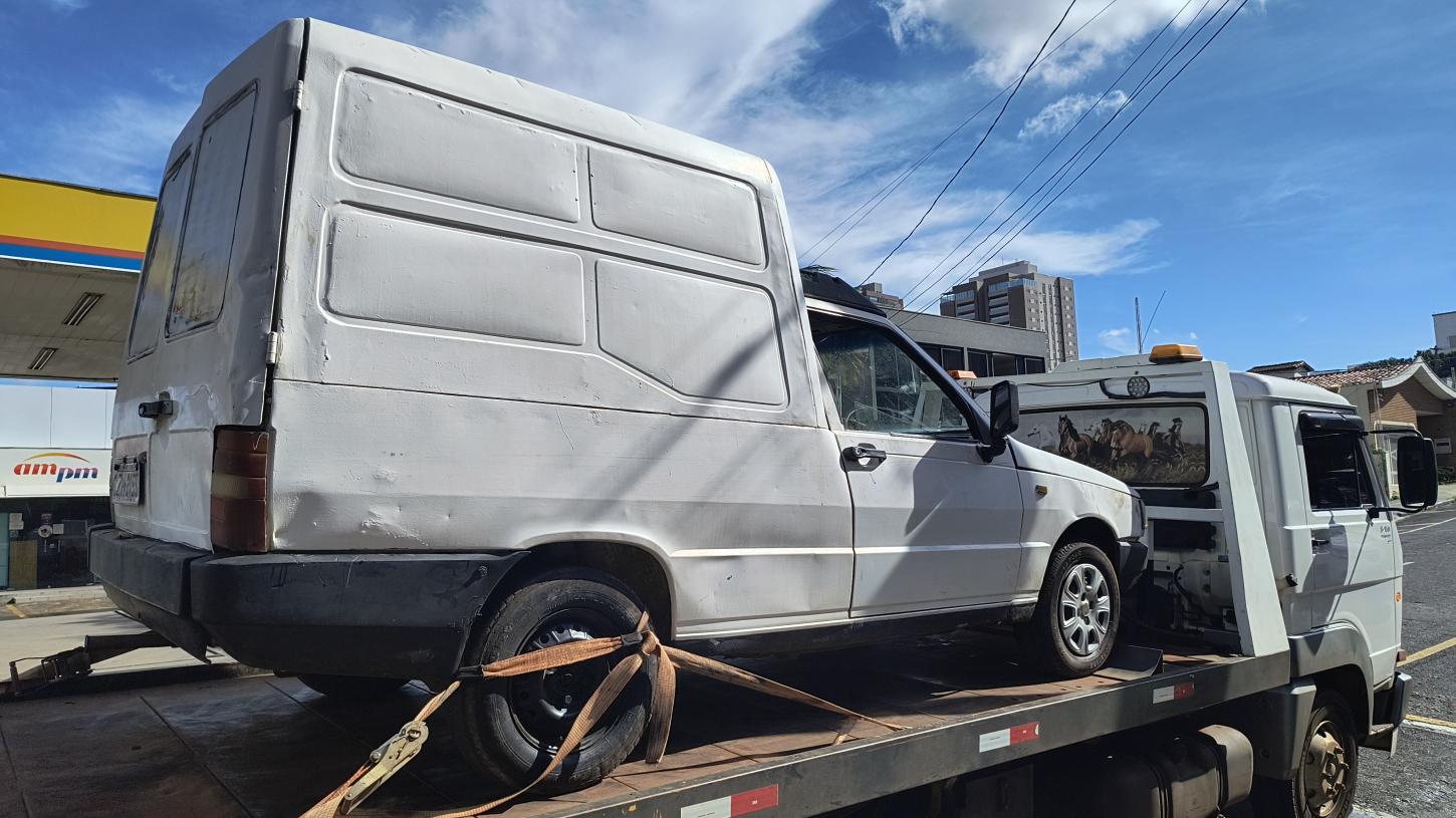 Veículo é encontrado carregado com café possivelmente furtado