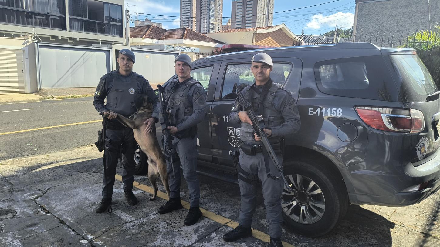 Policiais e cão Dexter do Baep prendem traficante no Jardim Aeroporto III