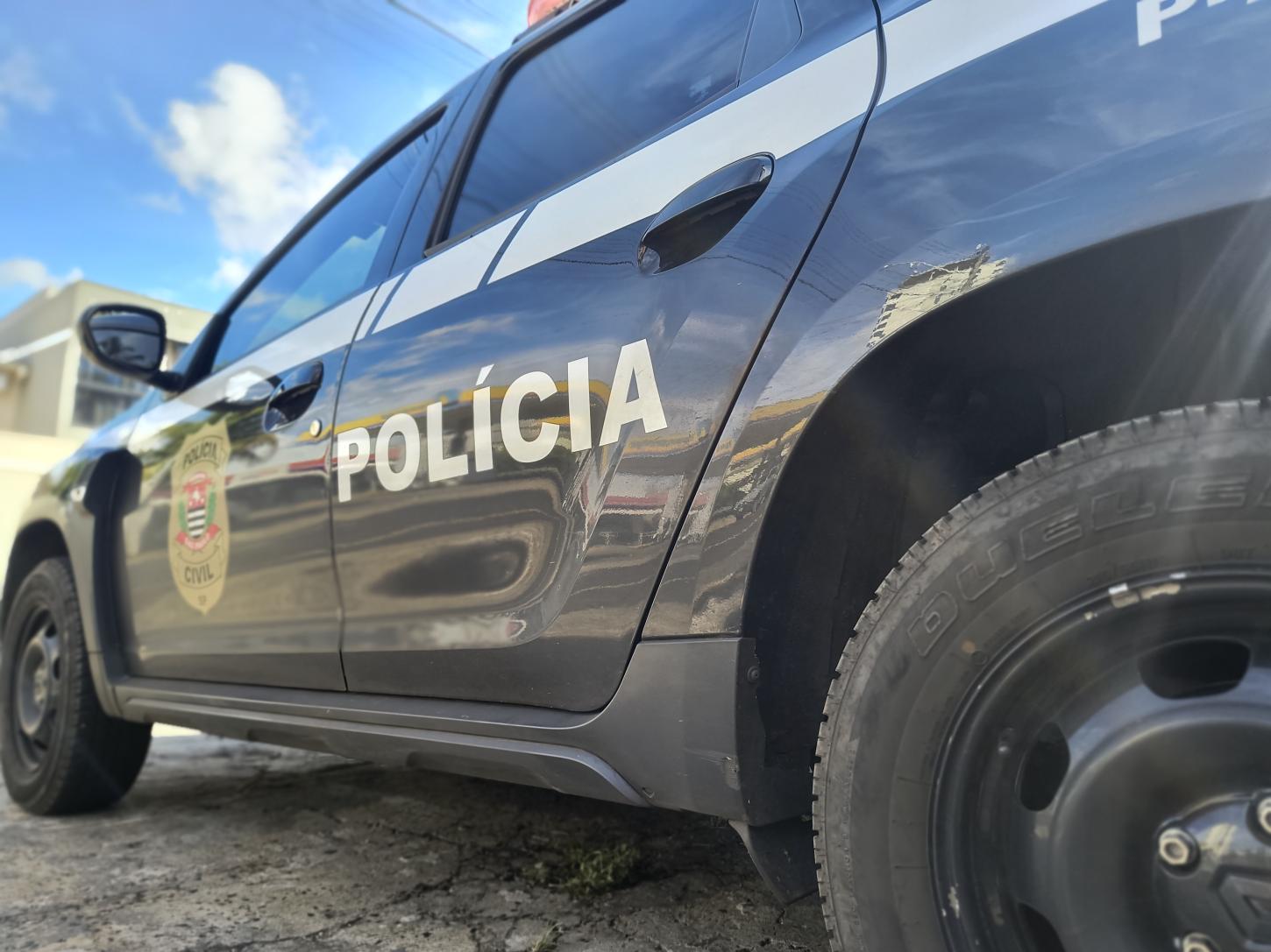 Ladrão atira durante assalto orquestrado pela ex da vítima