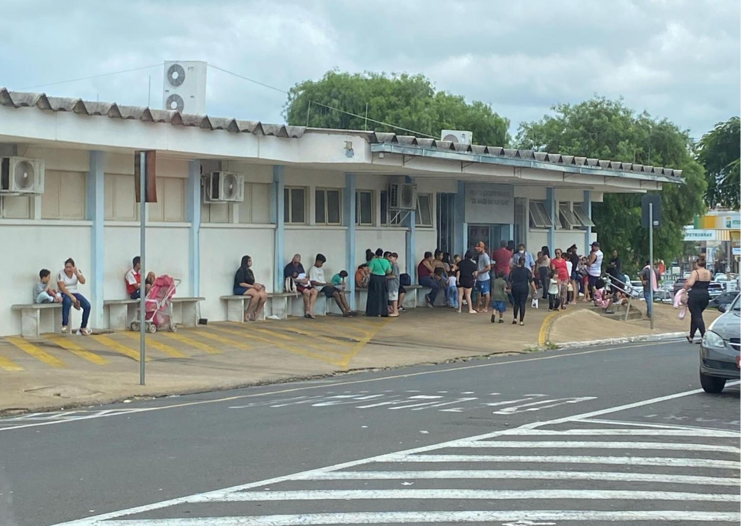 Crianças aguardam 5 horas por atendimento no PS Infantil