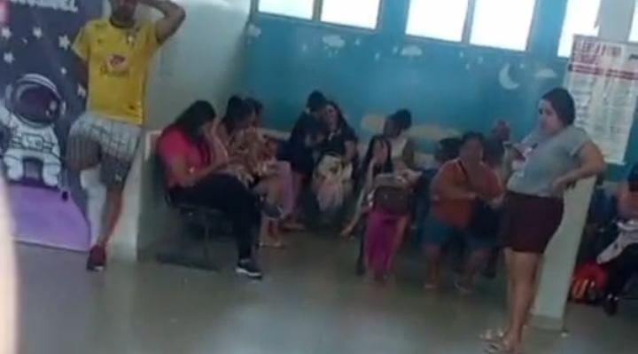 Superlotação e demora no atendimento geram reclamações no PS infantil