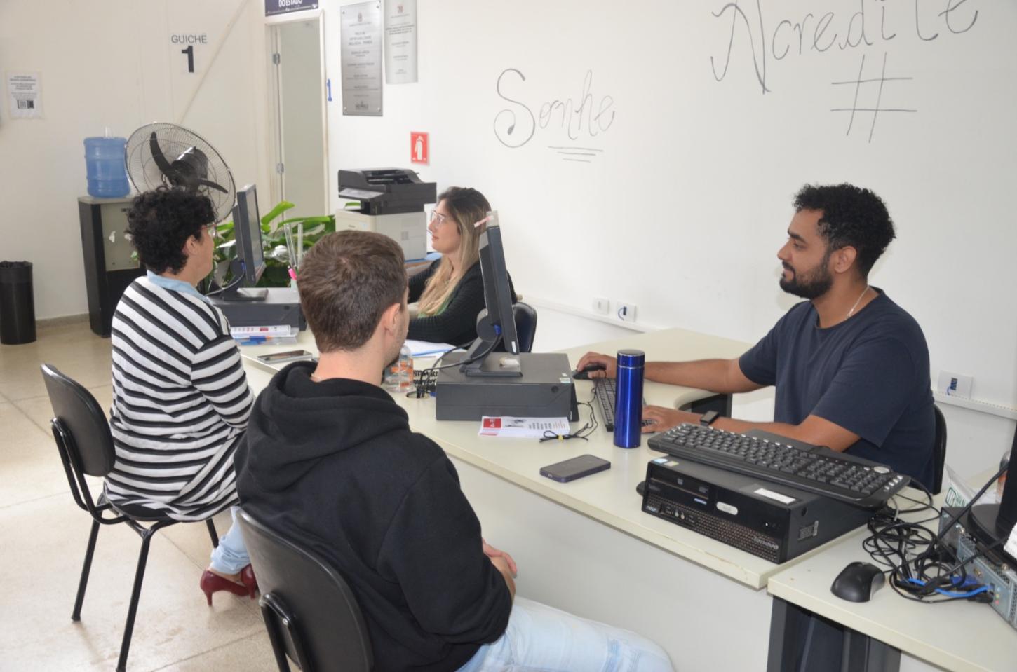 Restaurante e supermercado abrem 137 vagas de trabalho em Franca