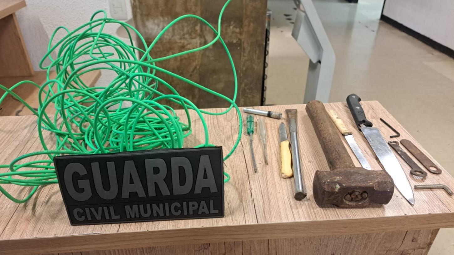 Ladrão furta fiação elétrica em Cepel e acaba preso pela Guarda Civil