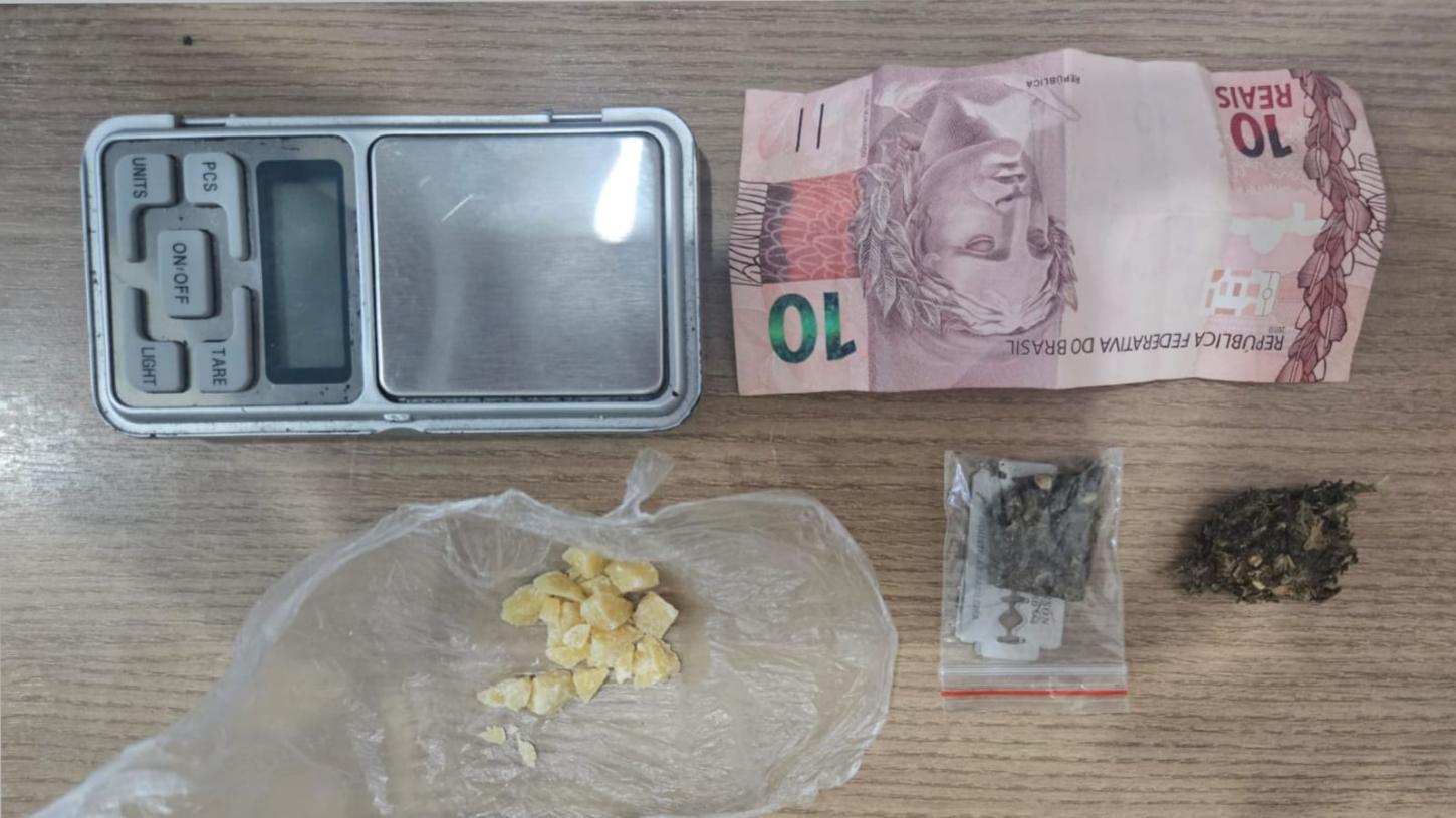 Polícia prende traficante e captura procurado da justiça no Petrópolis