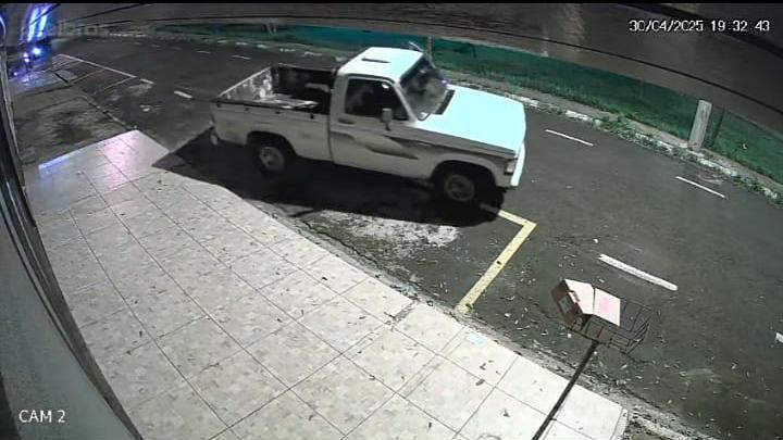 Idoso tem caminhonete furtada na porta de casa no Jardim Brasilândia