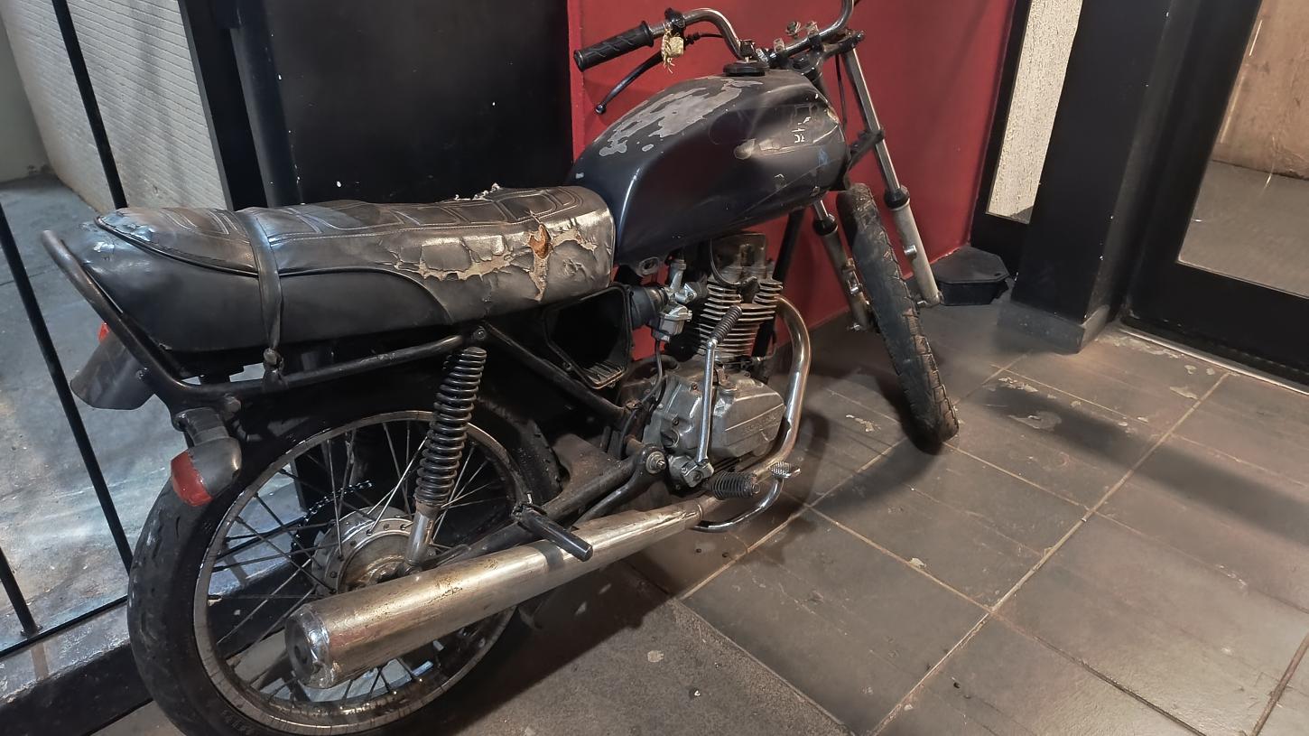 Adolescente tenta fugir da PM com moto adulterada, mas é detido