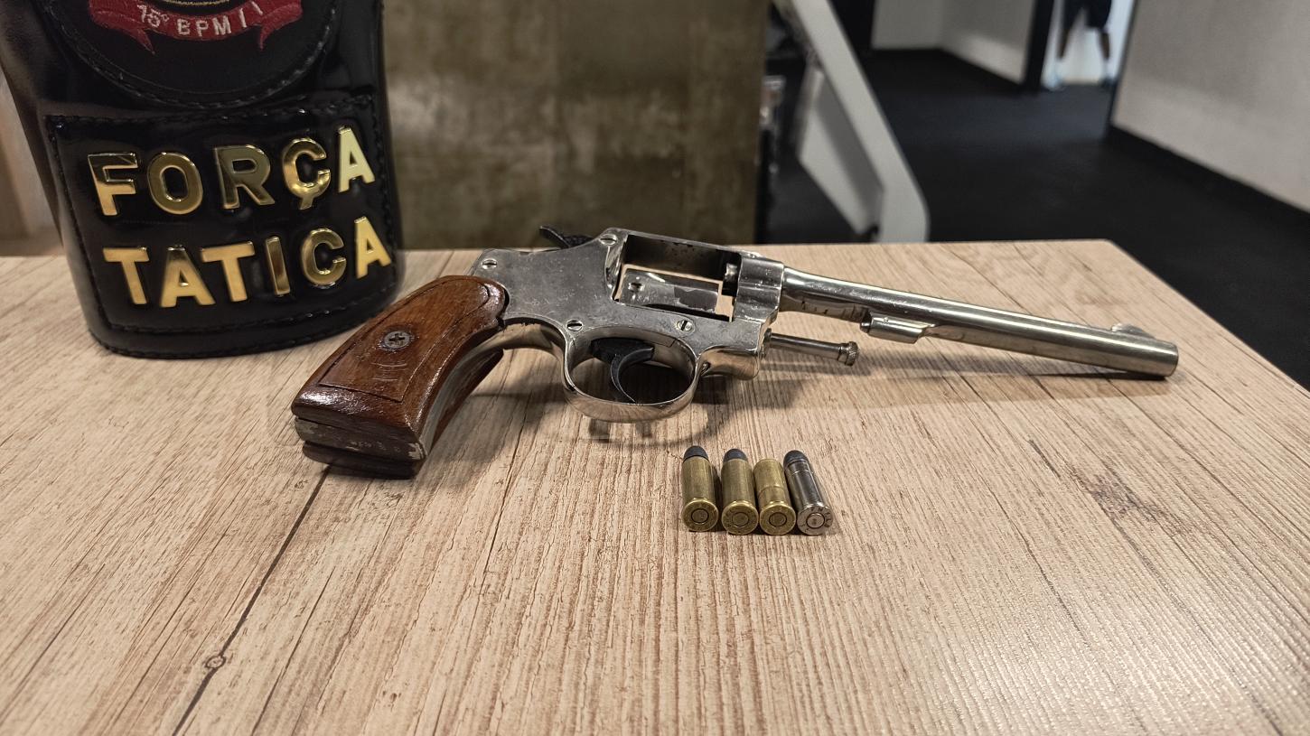 Homem é preso pela Força Tática com revólver no Jardim Paulistano