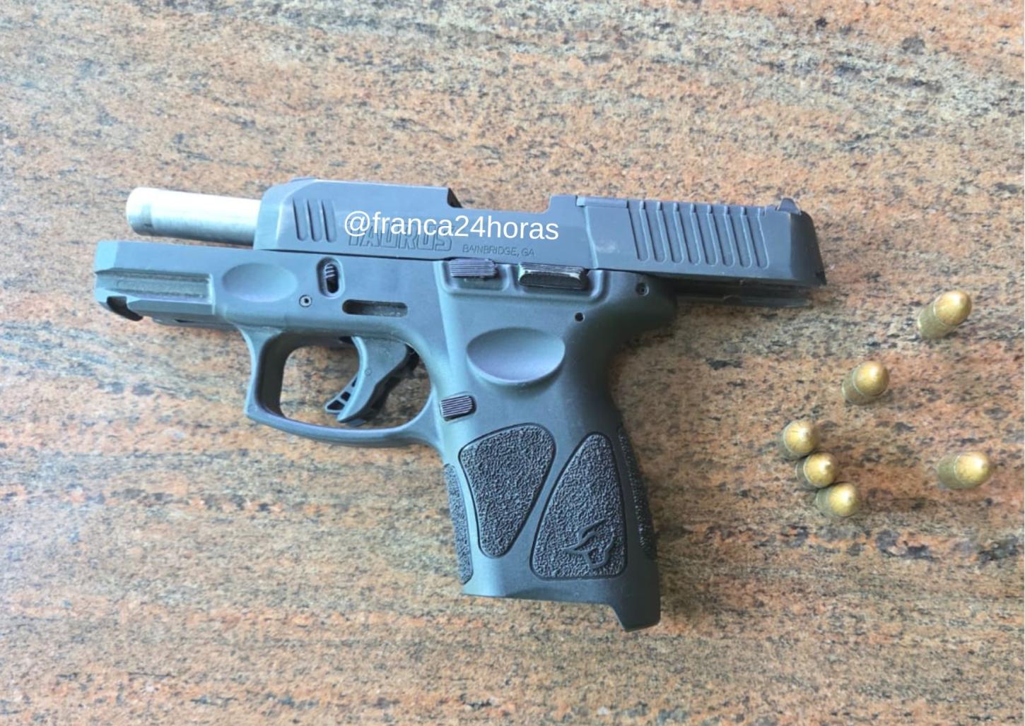 Homem é flagrado pela PM Rodoviária com arma municiada na Portinari