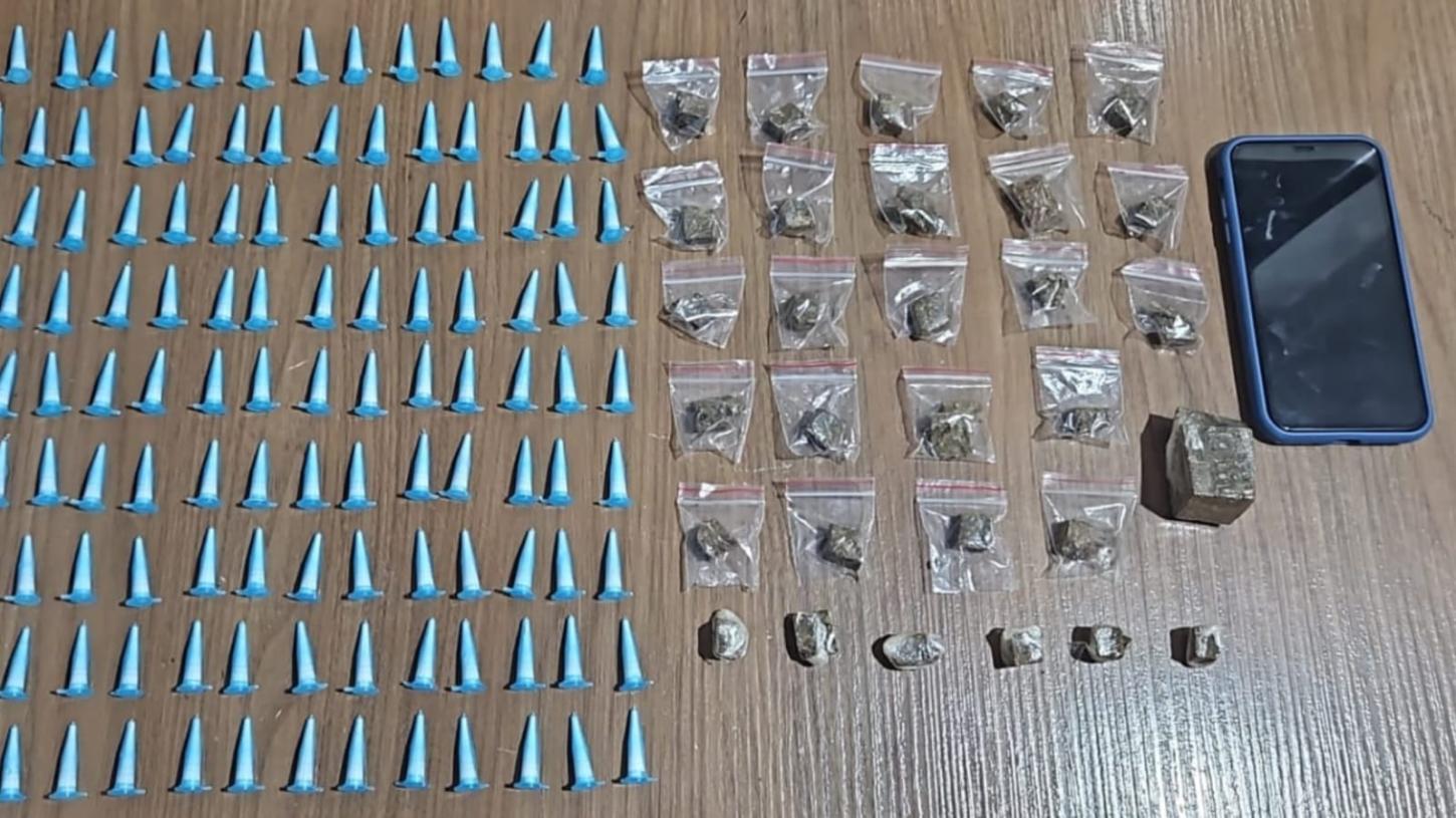 Traficante se tranca em banheiro de bar mas é pego pela Polícia Militar