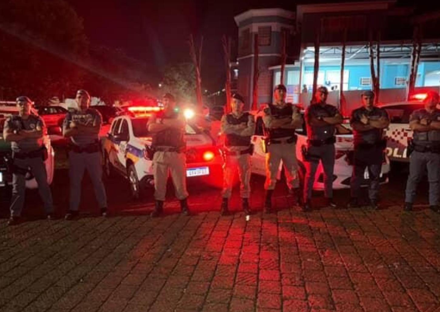 Homem atira no ex-marido da mulher e é preso por policiais militares de MG e SP