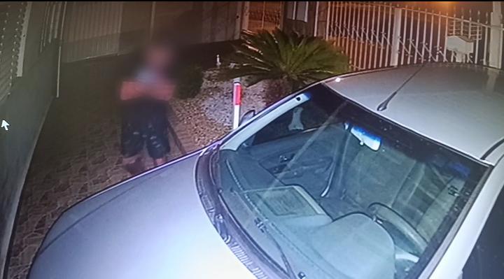 Ladrão invade casa e furta produtos de limpeza durante a madrugada