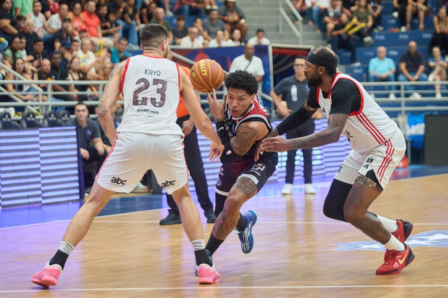 Franca vence Flamengo no Pedrocão e fica a uma vitória da final do NBB
