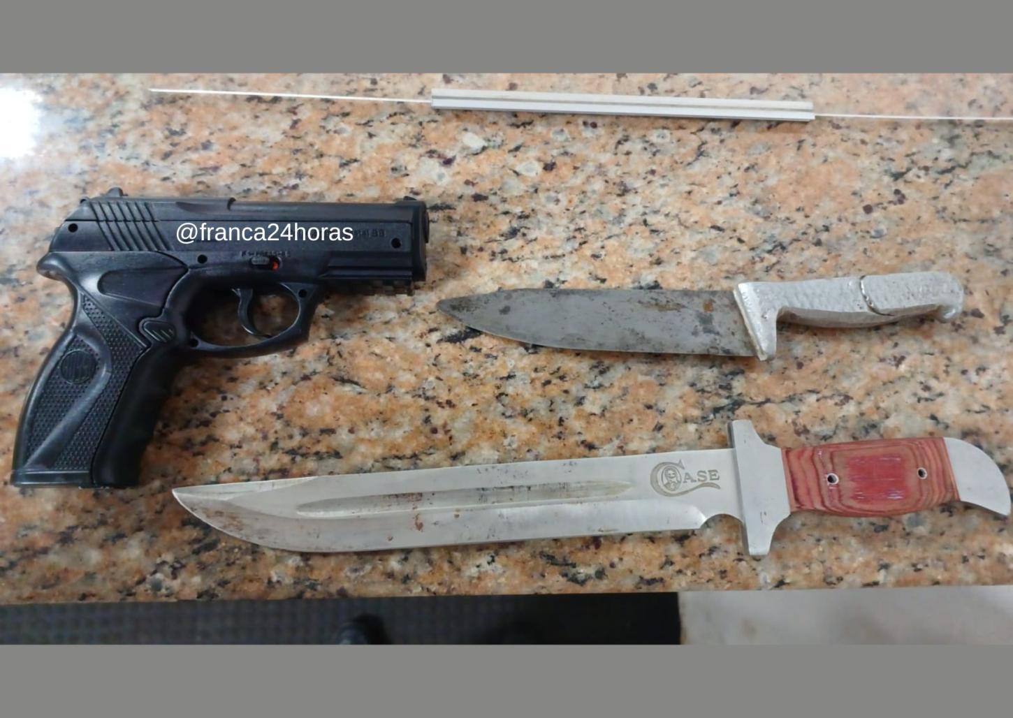 Homem é preso pela PM após ameaçar e agredir mulher no Jardim Paulistano