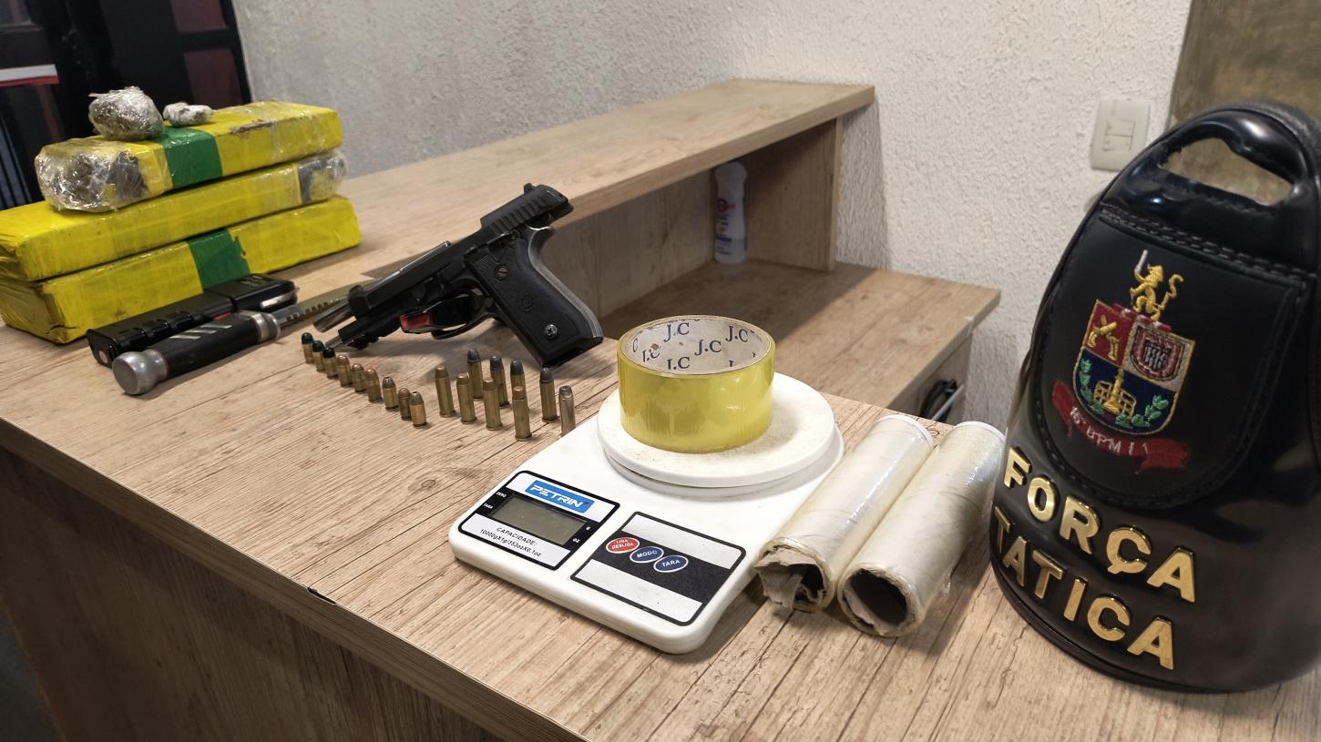 Operação da Força Tática termina com arma municiada e drogas apreendidas