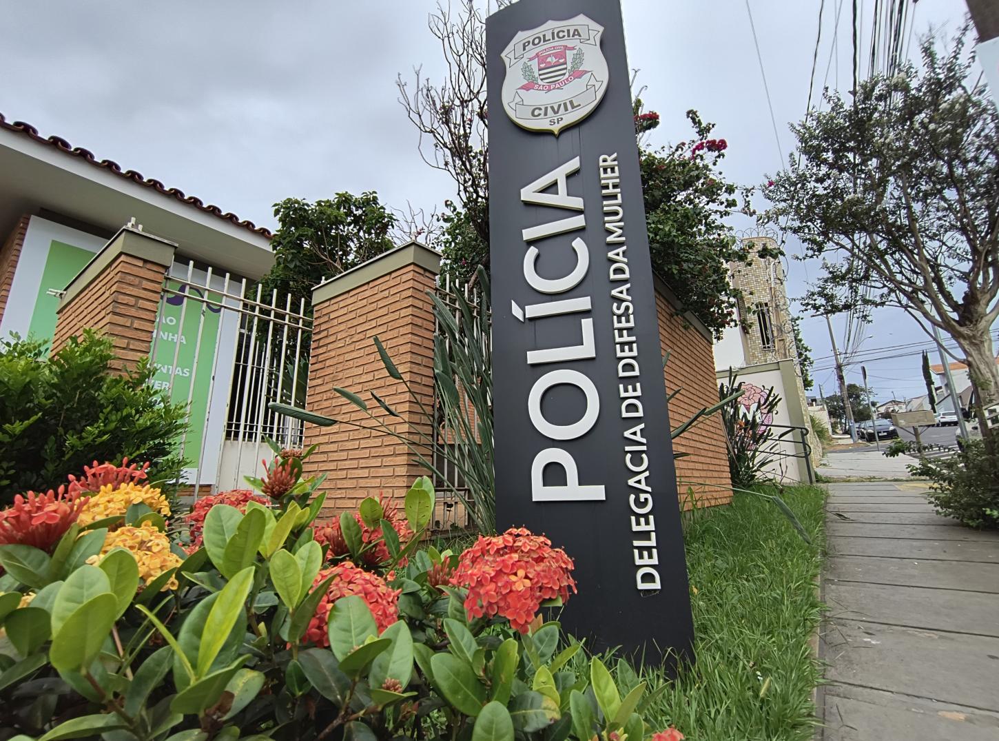 Professora é acusada de abusar de criança de 5 anos em creche