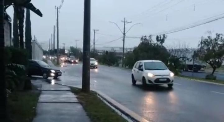 Moradores reivindicam melhorias no transito em frente ao Franca Garden