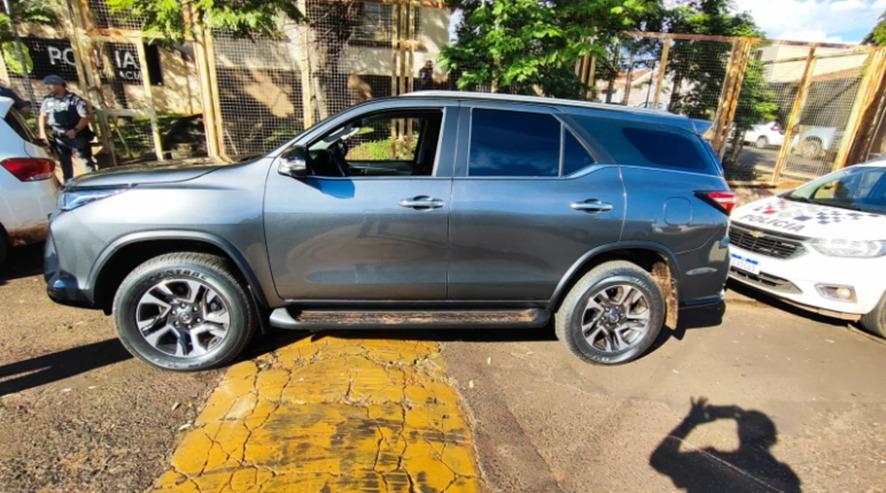 PM recupera veículo roubado avaliado em meio milhão e prende ladrões