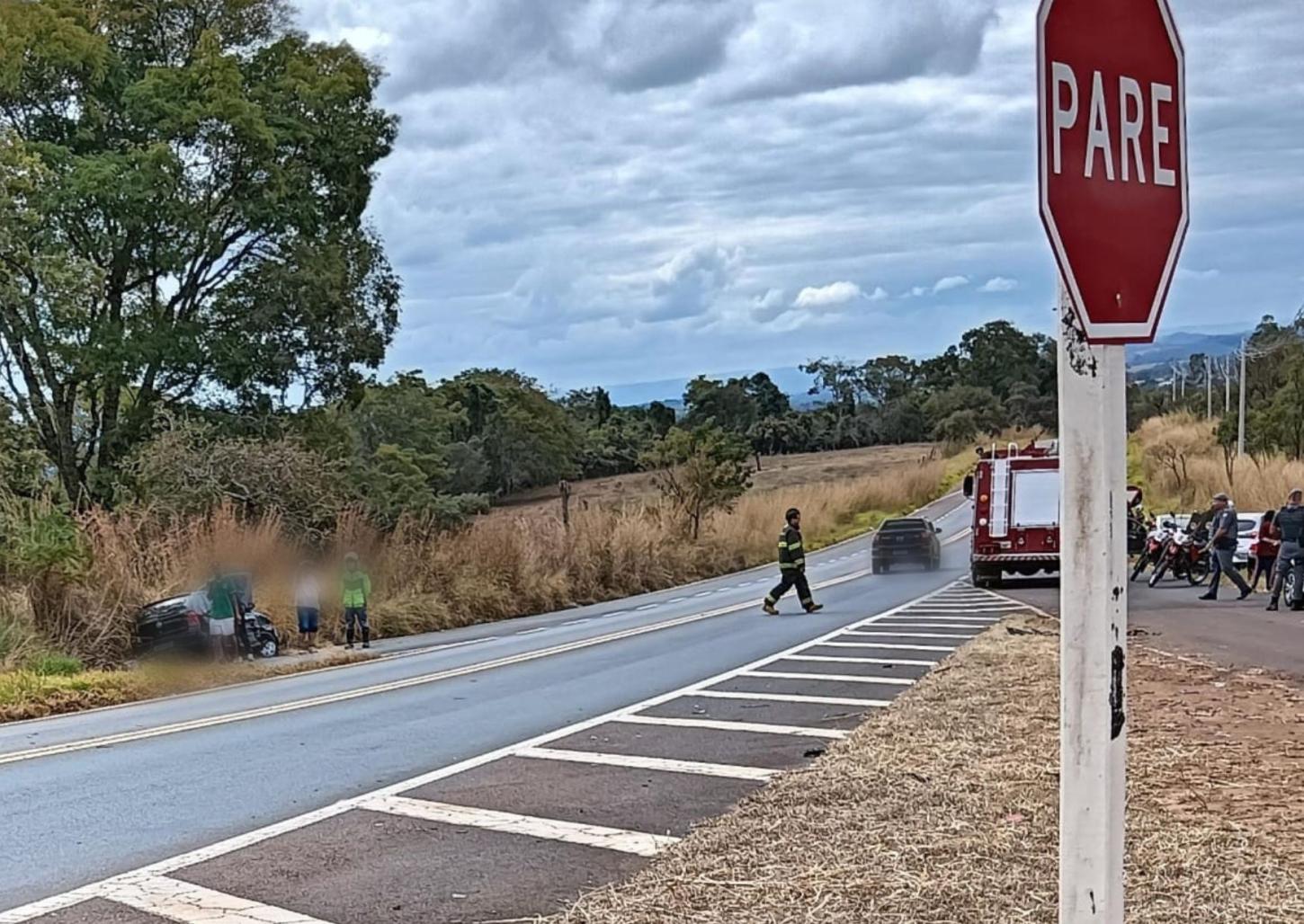 Acidente no trevo do Paiolzinho deixa criança ferida; gestante foi socorrida