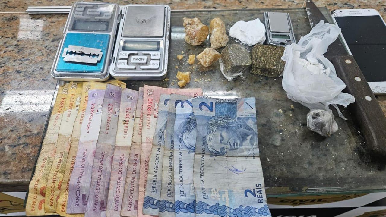 Homem que vendia drogas em área de mata é preso pela Polícia Militar