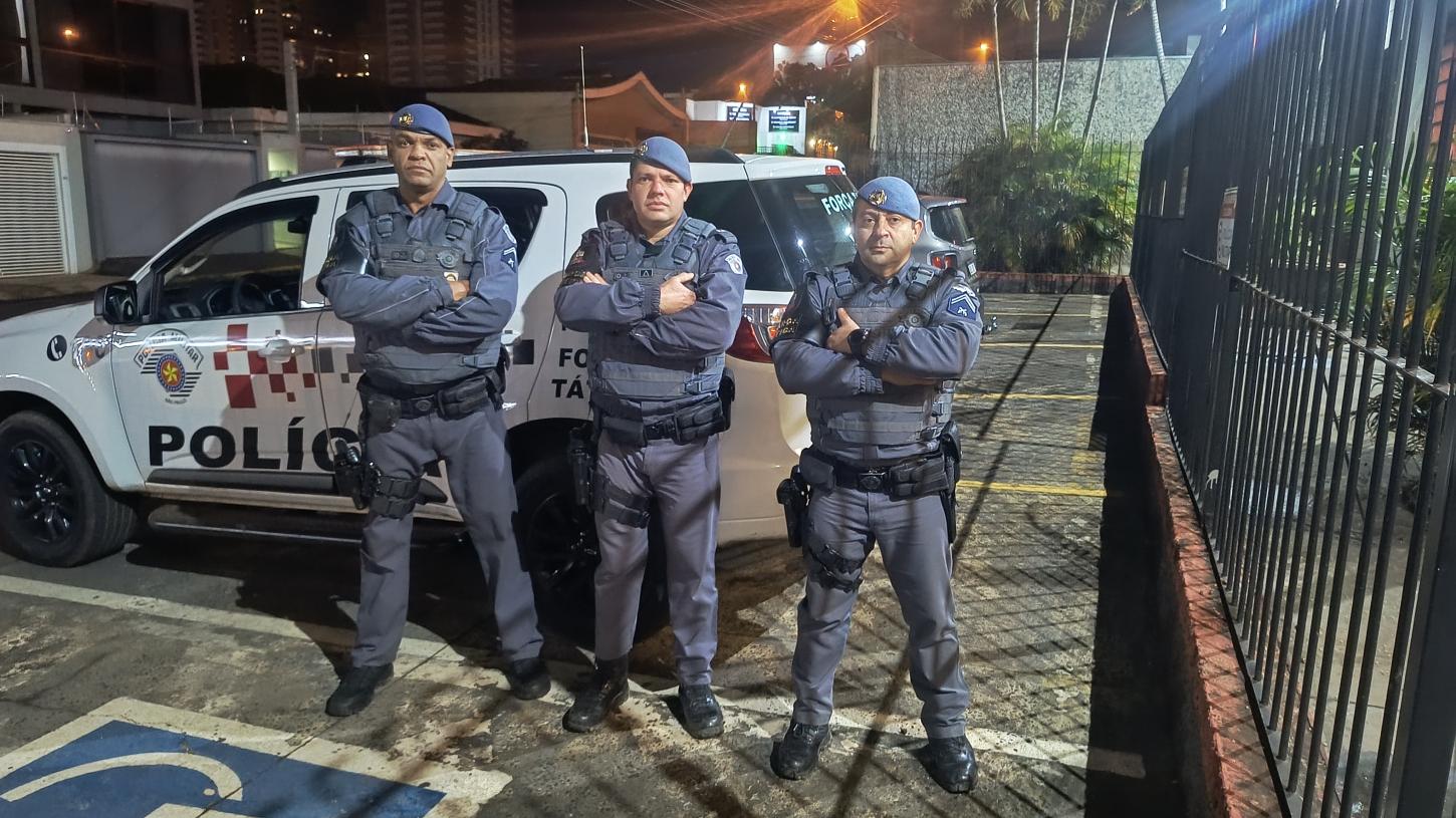 Traficante tenta fugir da Força Tática, mas é preso no City Petrópolis