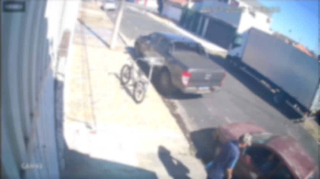 Ladrão que furtou bateria de carro pede perdão para a vítima