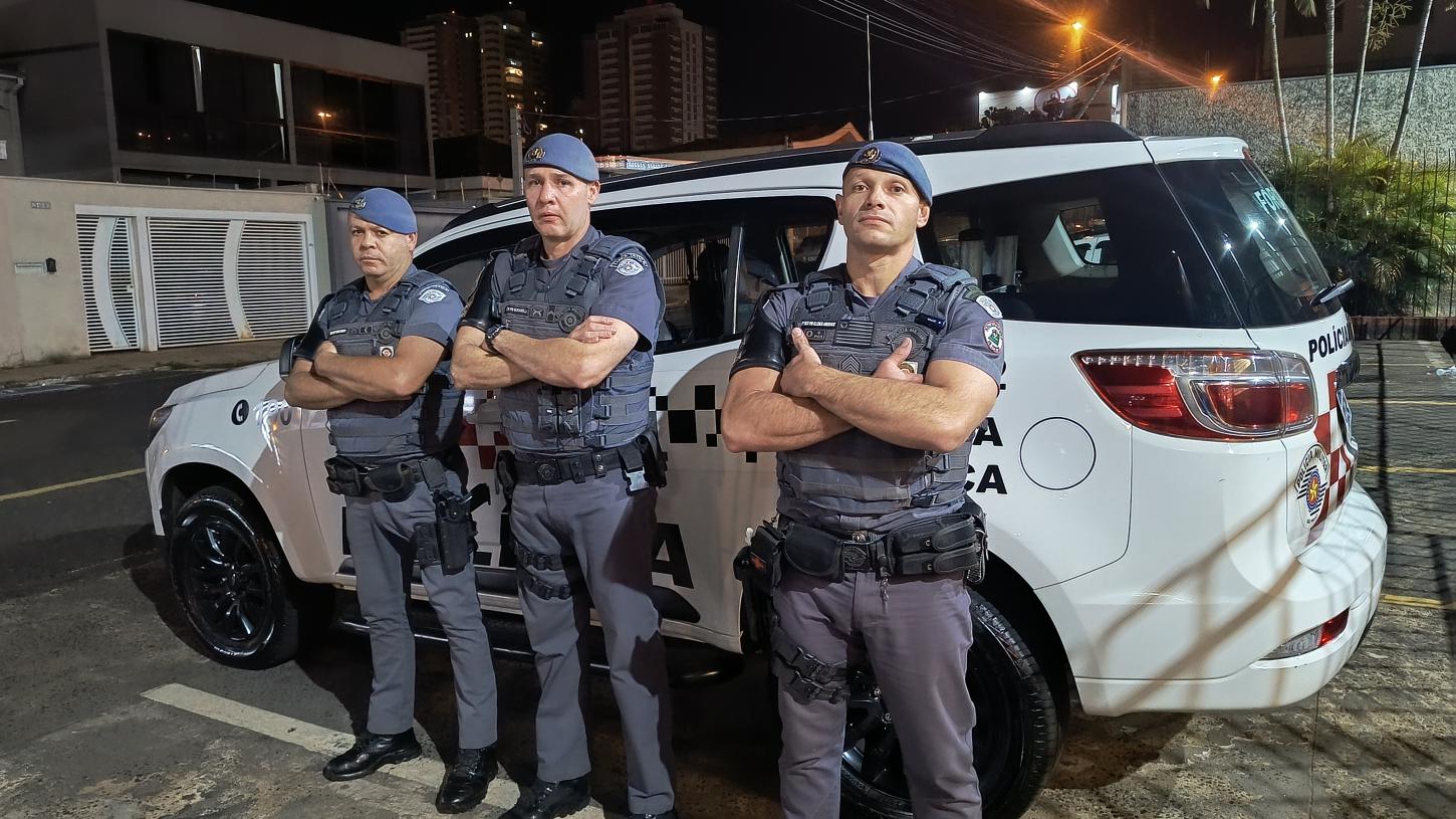 Policiais da Força Tática prendem traficante na Vila Santa Cruz