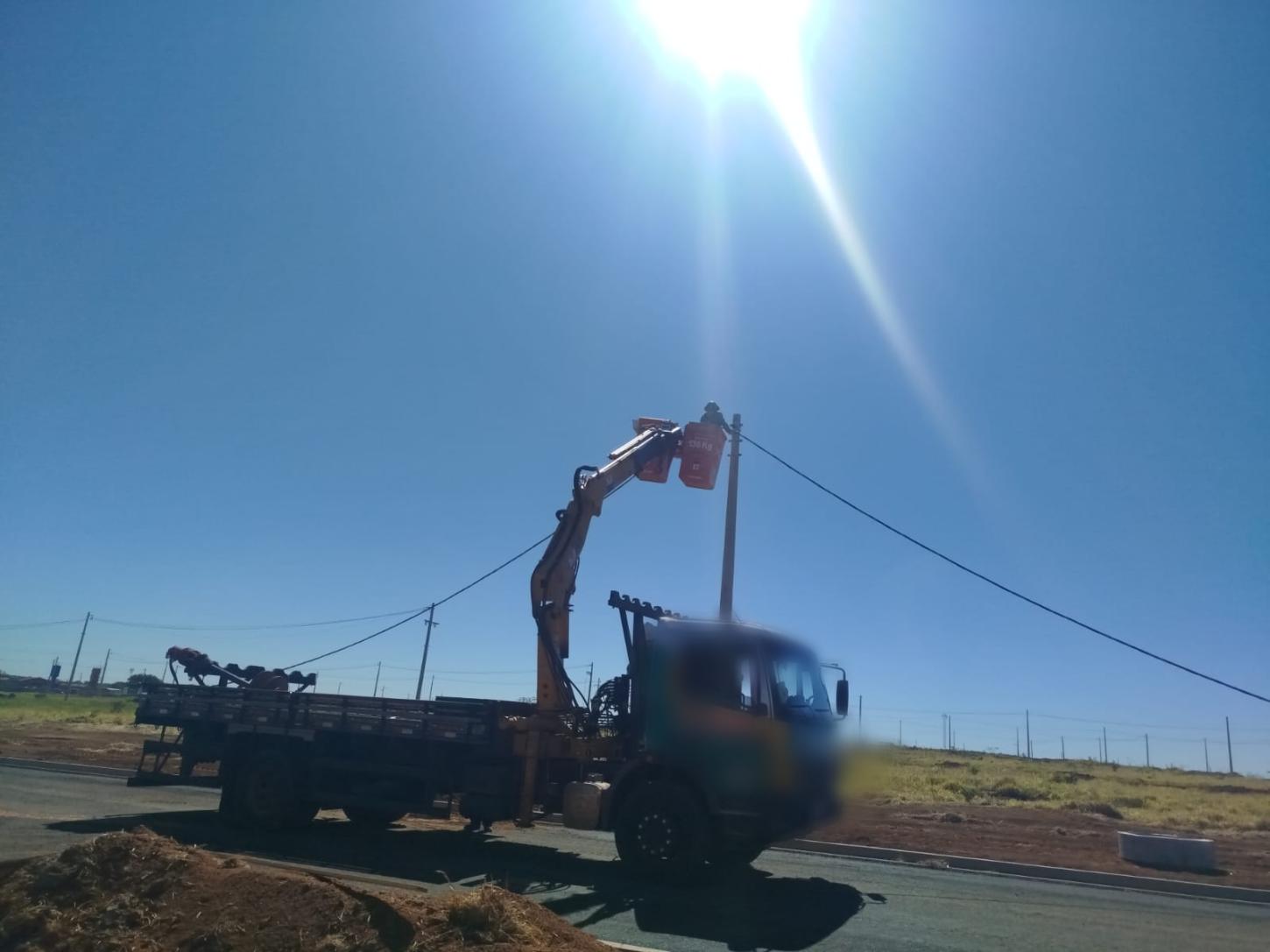 Eletricista cai de sete metros de altura no Parque das Esmeraldas