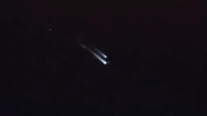 Internauta registra objeto luminoso no céu de Franca