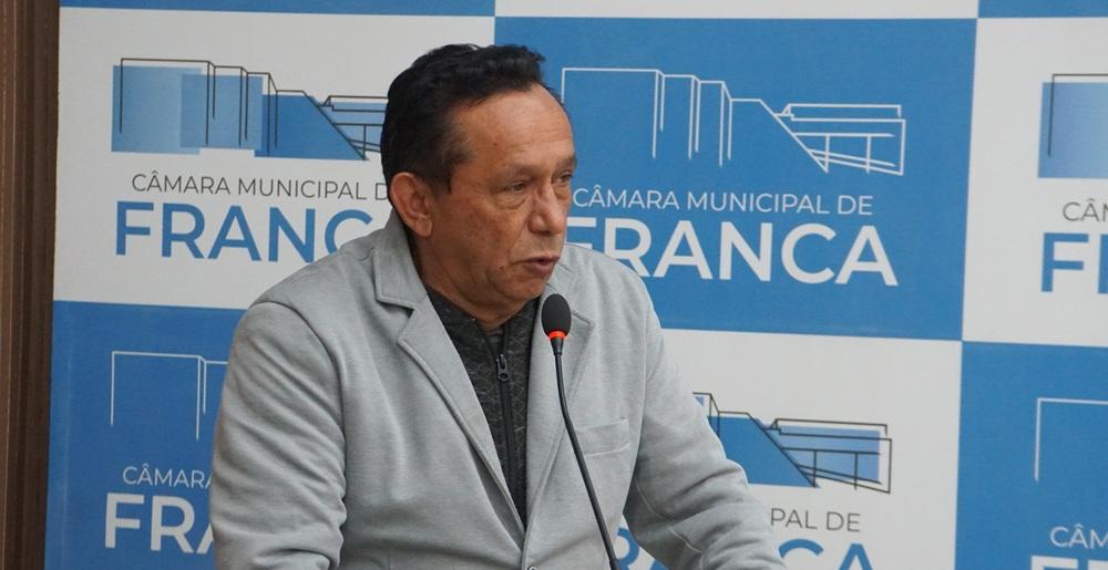 Vereador denuncia demora na remoção de pacientes e falta de leitos