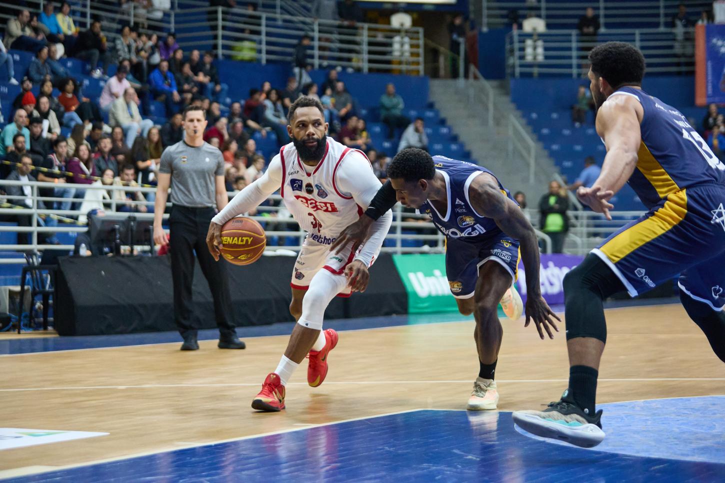 Franca vence Mogi no Pedrocão e mantém invencibilidade no Paulista