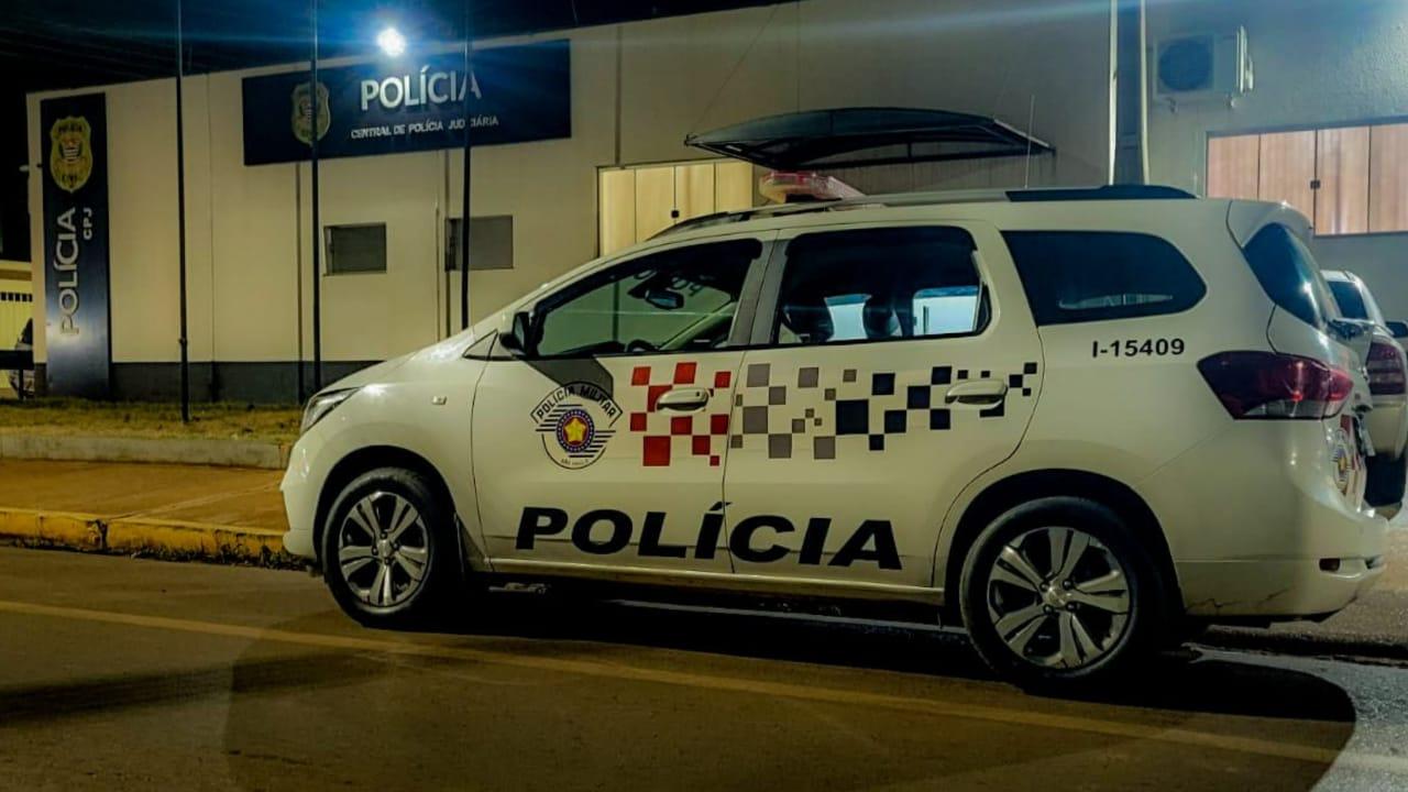 Homem é preso após agredir esposa e desacatar policiais militares