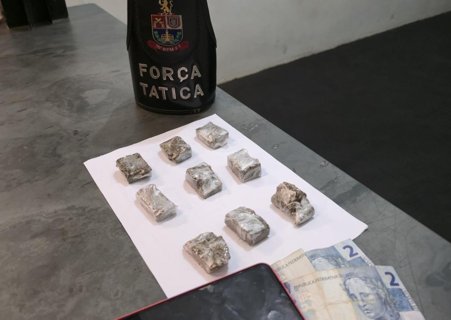 Homem que traficava em frente a igreja São Benedito é preso pela Força Tática