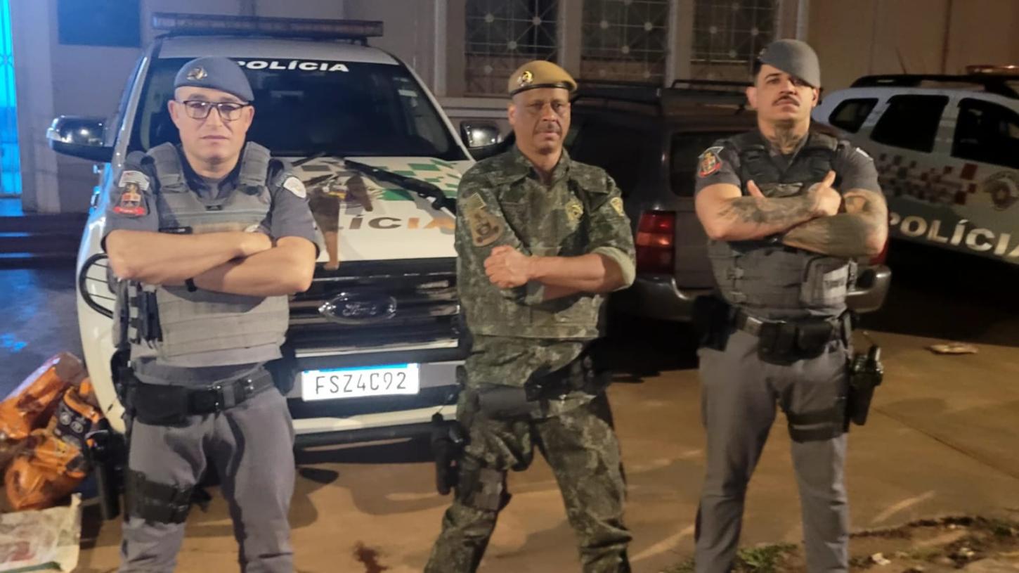 Polícia Ambiental flagra homens com armas e capivara cortada em pedaços