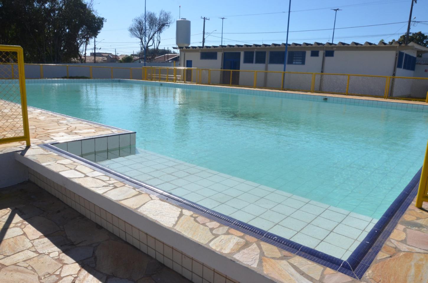 Centro Esportivo está com 295 vagas gratuitas para aulas de natação