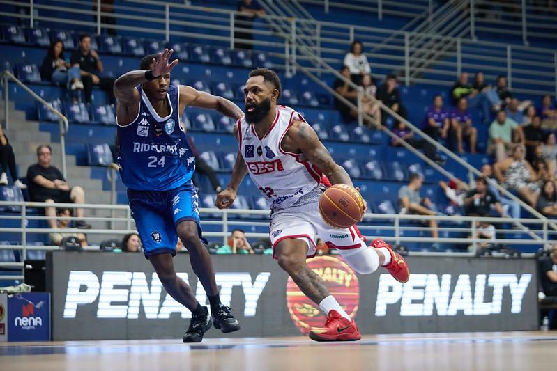 Com grande atuação de David Jackson, Franca vence Rio Claro no Pedrocão