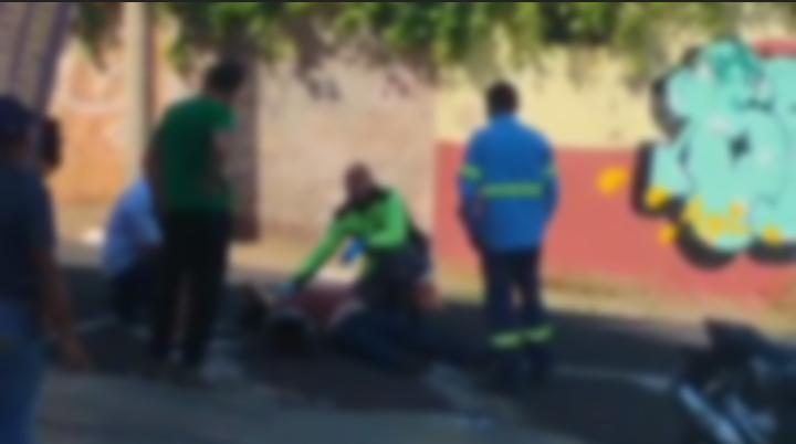 Motociclista fica ferido em acidente entre veículos na região central
