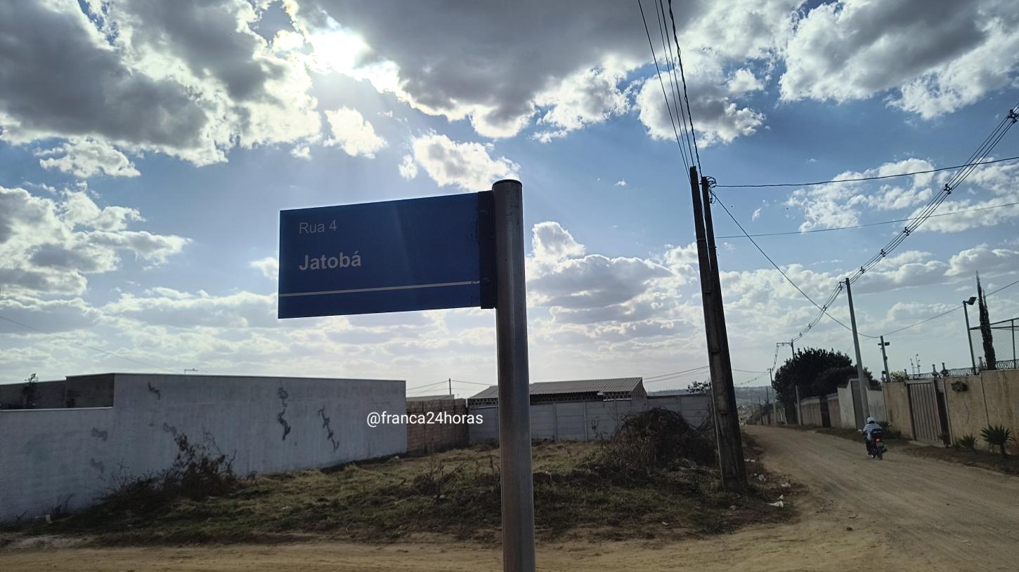 Menino de 2 anos morre afogado em condomínio de chácaras