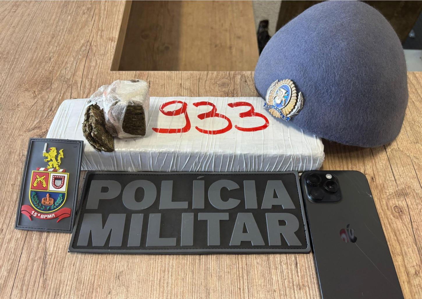 Traficante é preso pela PM com tijolo de maconha no Ana Dorothea