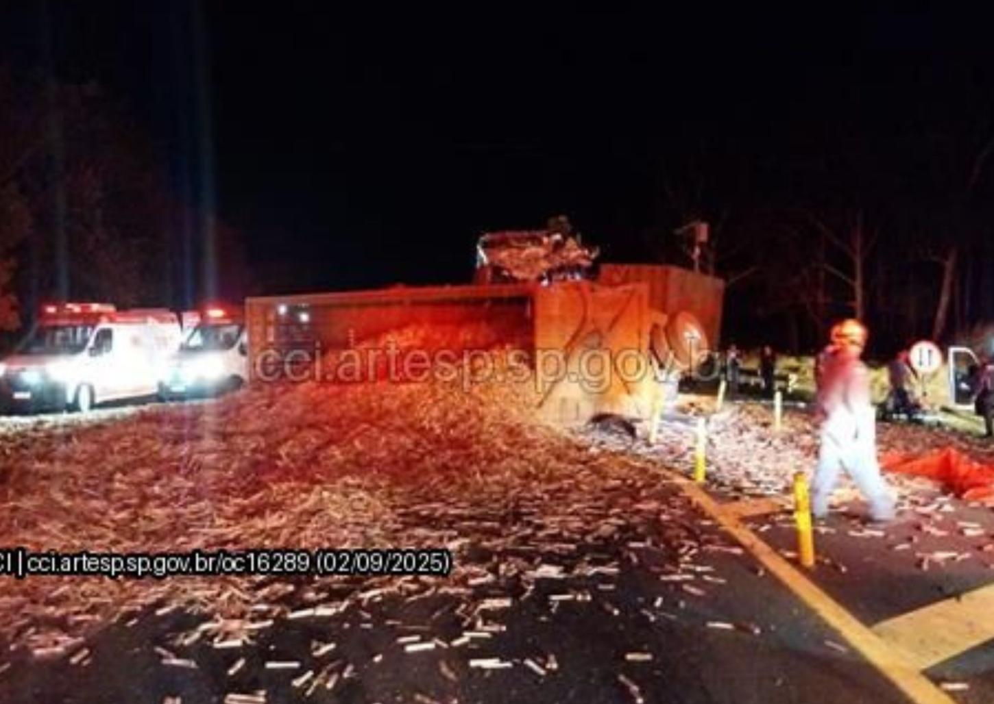 Acidente com ônibus que saiu de Franca deixa uma pessoa morta em rodovia