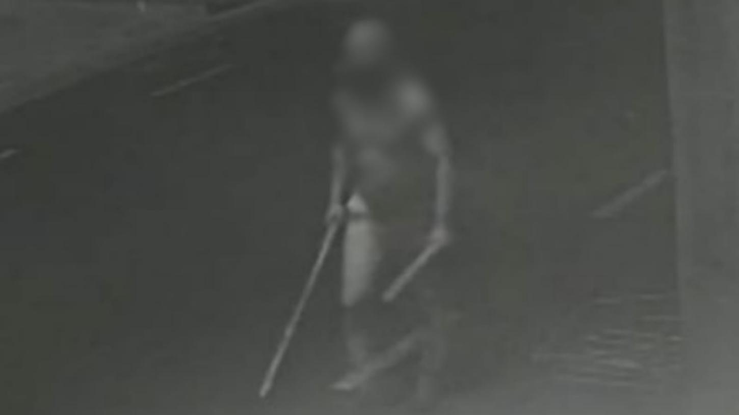 Homem intimida família e furta câmera após ser filmado dentro de veículo