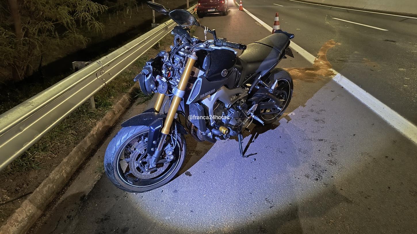 Jovem se envolve em acidente com a moto do patrão na Cândido Portinari