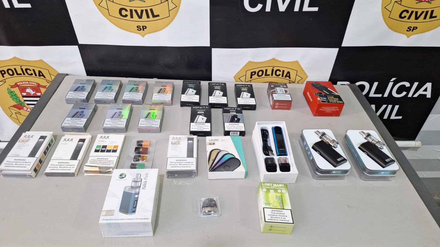 Mulher é presa pela DIG vendendo cigarros eletrônicos em adega