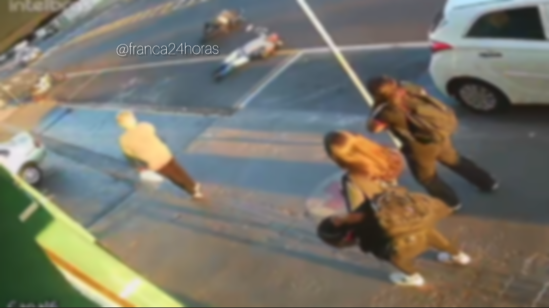 Câmera flagrou atropelamento que deixou ciclista em estado grave