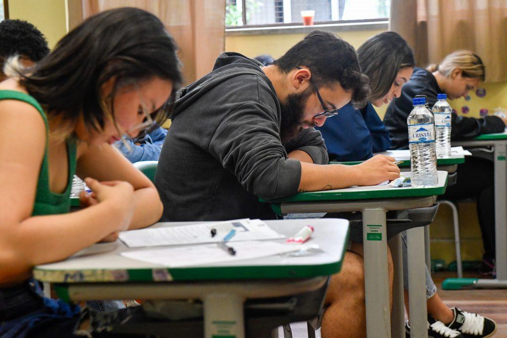 Escolas estaduais aplicam provas do Saeb a partir desta segunda-feira (20)