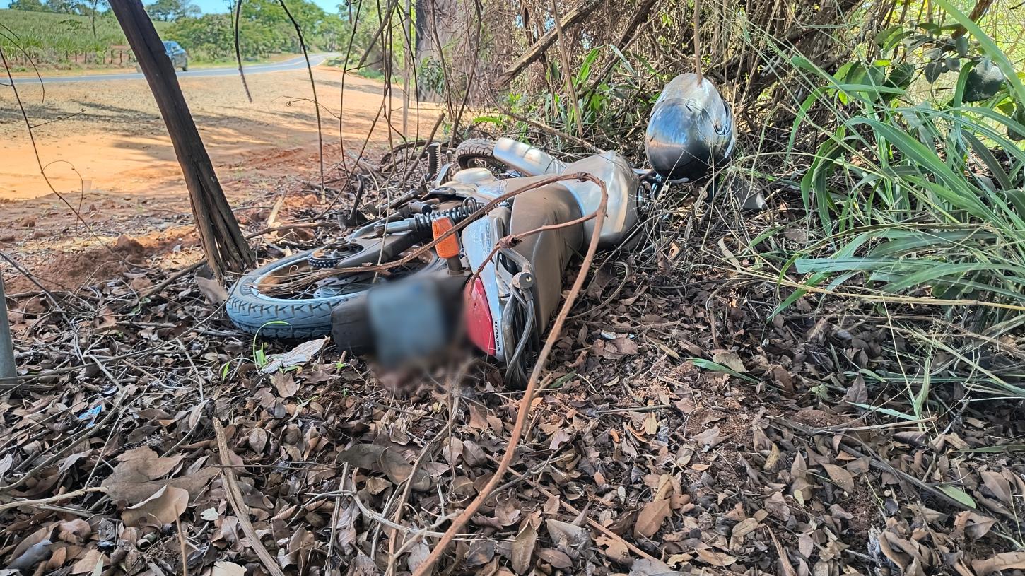 Homem fica ferido após sofrer queda de moto na rodovia Tancredo Neves